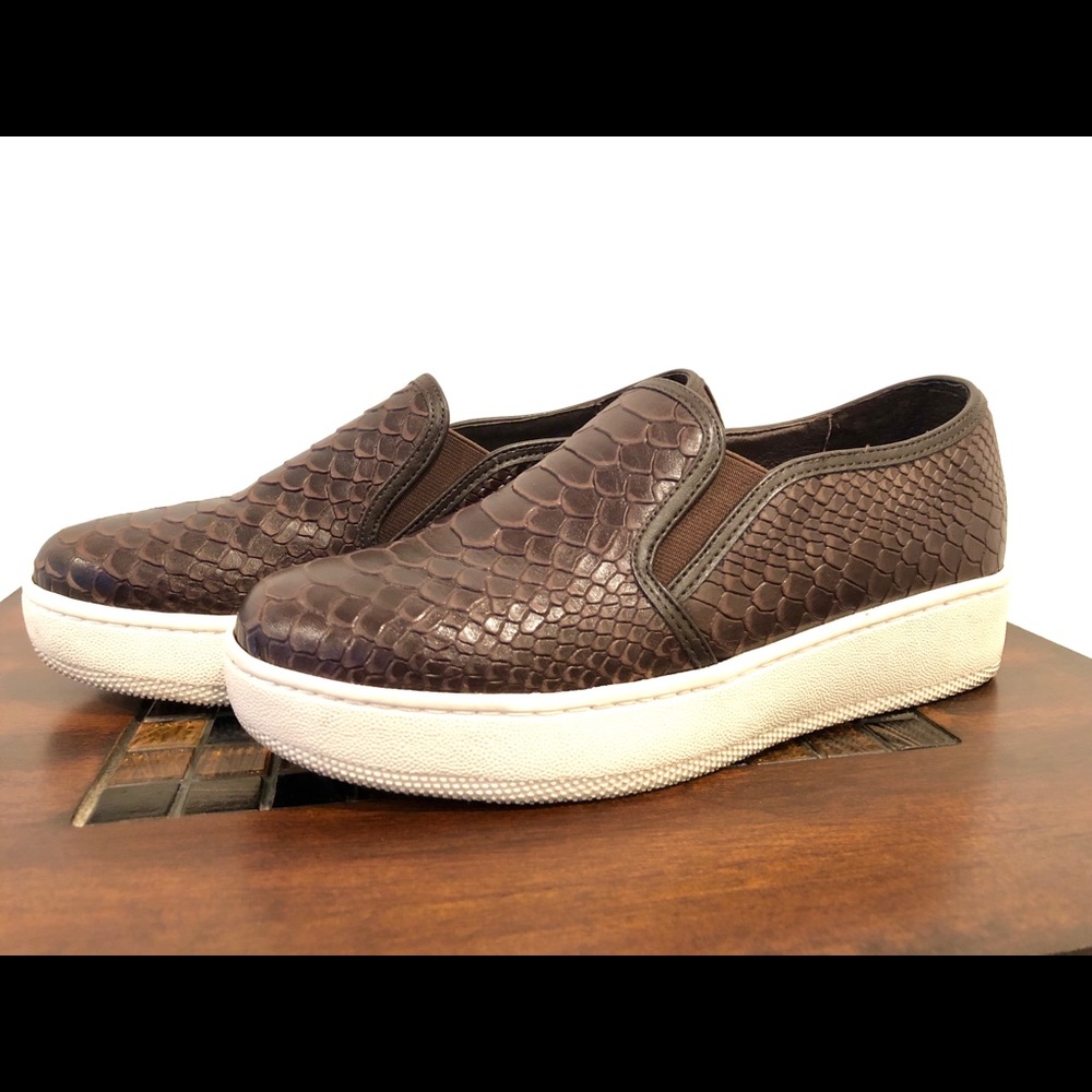 J Slides leather platform sneaker. SZ8. Worn once.